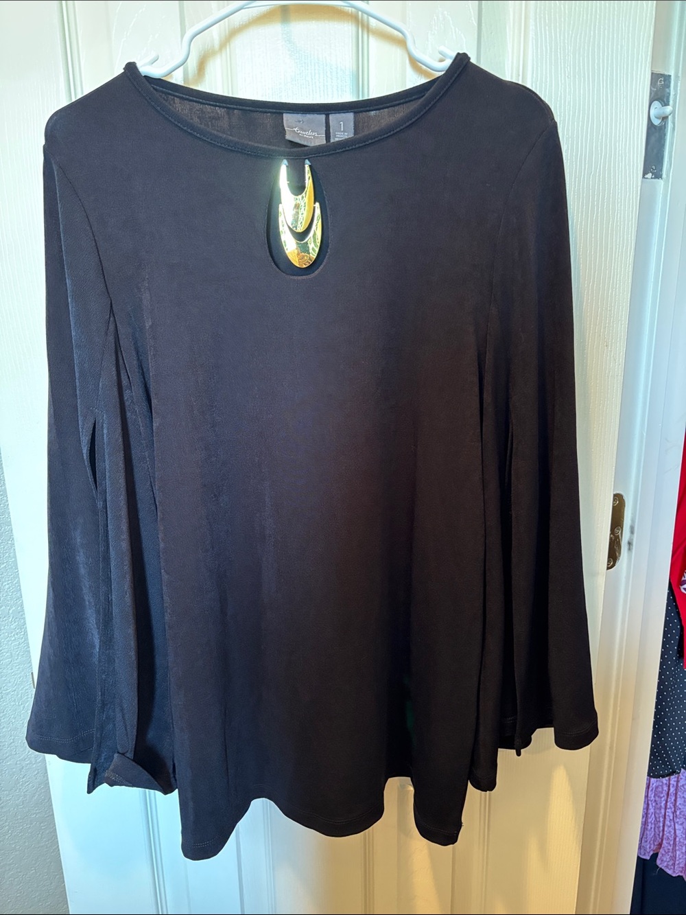 NWT Chico's Travelers Black Keyhole Gold Hardware Bell Sleeve Top Size 1